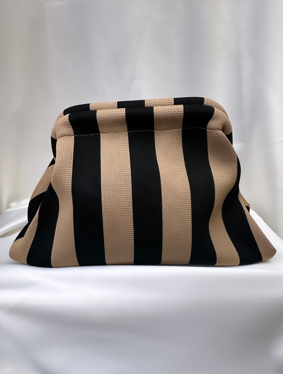 STRIPE CLUTCH BAG Cloud Eighteen