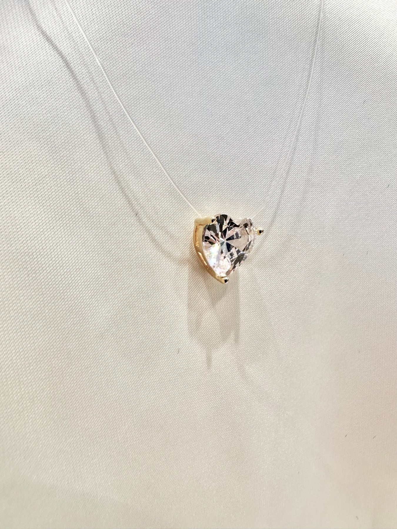 FLOATING HEART SOLITAIRE NECKLACE GOLD – Cloud Eighteen